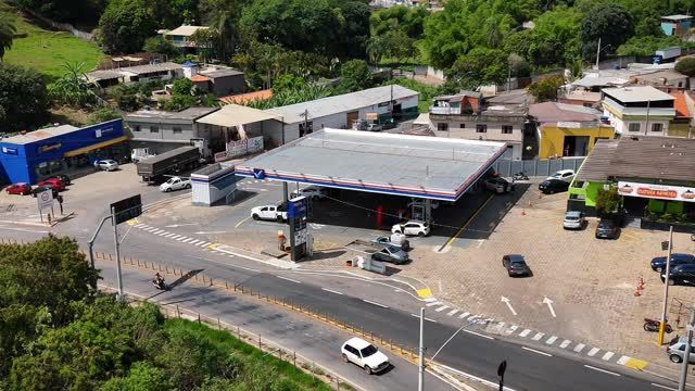 Ao acender a luz da reserva, já sabe! 😉