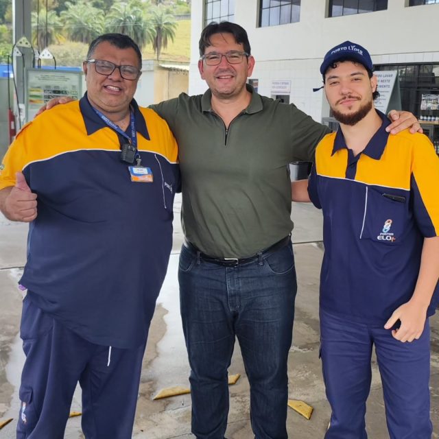 E eles completaram DEZ ANOS no Posto Líder! 🎉

Uma de nossas grandes alegrias é comemorar a longevidade de nossos colaboradores. 

E hoje a alegria vem em dobro: Helder Ximenes (à esquerda) e Bruno Braga (à direita) comemoram com a gente esse marco juntos! Entraram no Posto Líder no mesmo dia, há 10 anos.

Nosso sincero AGRADECIMENTO aos dois que, desde o início, realizam todo o serviço com presteza, dedicação,  seriedade, lisura e COMPROMISSO. 

São os votos da Diretoria e toda equipe do @postolider !