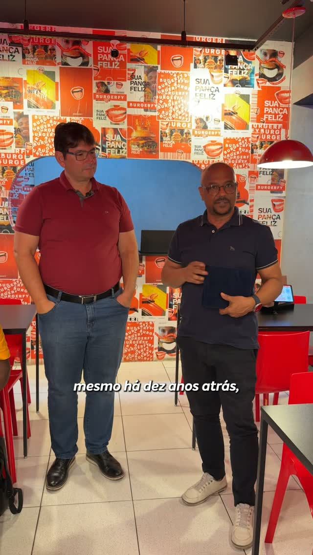 🌟 As homenagens não ficaram somente aos Frentistas. Se estenderam a quem, com muito profissionalismo, nos ajudou a desenvolvê-los aqui no @postolider . 

🔥 O Ramos é o nosso Consultor em ACOLHIMENTO. Há mais de 10 anos, presta este serviço pra nós e literalmente TRANSFORMOU o atendimento para o patamar que todos conhecem hoje. Temos uma profunda GRATIDÃO por ele e pelo trabalho desenvolvido durante todos esses anos conosco via @costaramos.consultoria . 

🚀 Nós sabíamos onde ir, mas não tínhamos competência e as ferramentas corretas pra chegar lá. Foi o Ramos que as trouxe e fez tudo... acontecer!

Nosso muito obrigado por tudo! ♥️