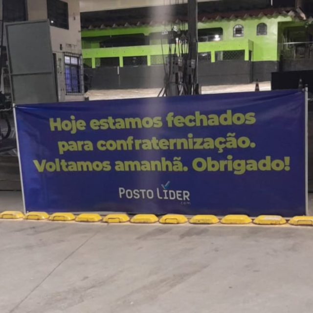 E chegou o dia em que paramos tudo!
Para descansar, comemorar resultados e fortalecer os laços de equipe.
Quem nos permite esse momento é VOCÊ, CLIENTE, quando nos honra com sua preferência, a quem agradecemos por estar conosco todos esses dias.
Voltaremos às atividades amanhã (segunda-feira), certamente com as energias renovadas para lhe atender ainda melhor! 
Obrigado pela compreensão! 🙏